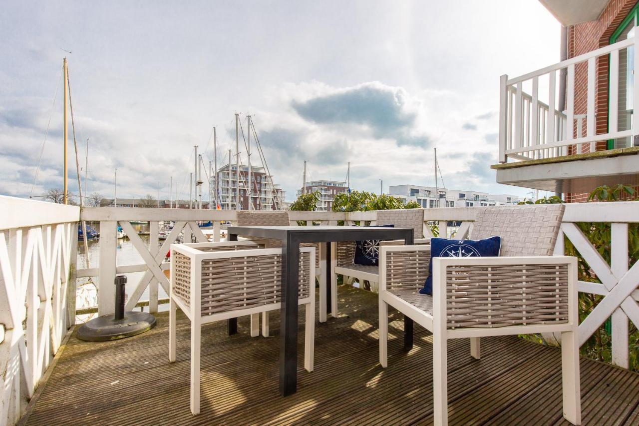 Marina 94-Rechts Cuxhaven Exterior foto